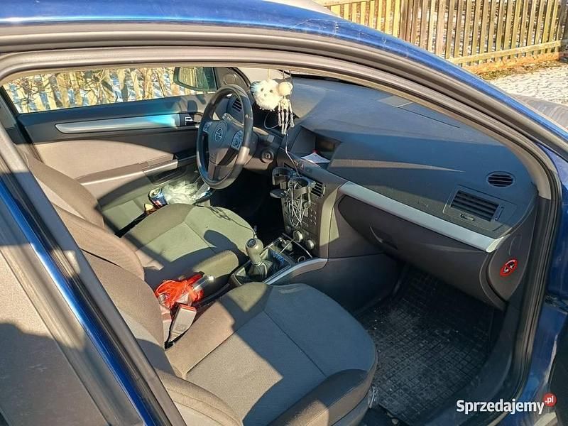 Używany Opel Astra 105 KM (77 kW) 2005 Niebieski Kombi