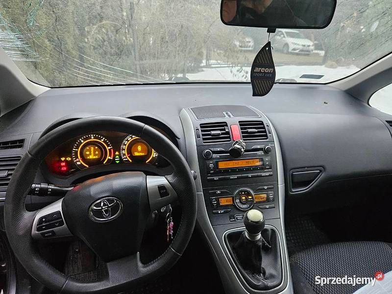 Szary Używany 2010 Toyota Auris | 3900 zł - Obraz 1/4