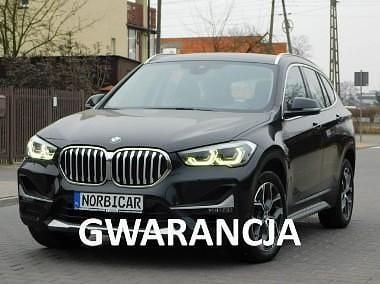 Czarny (metalik) Używany 2020 BMW X1 xLine SUV | 83 333 zł (Uczciwa cena) - Obraz 1/4