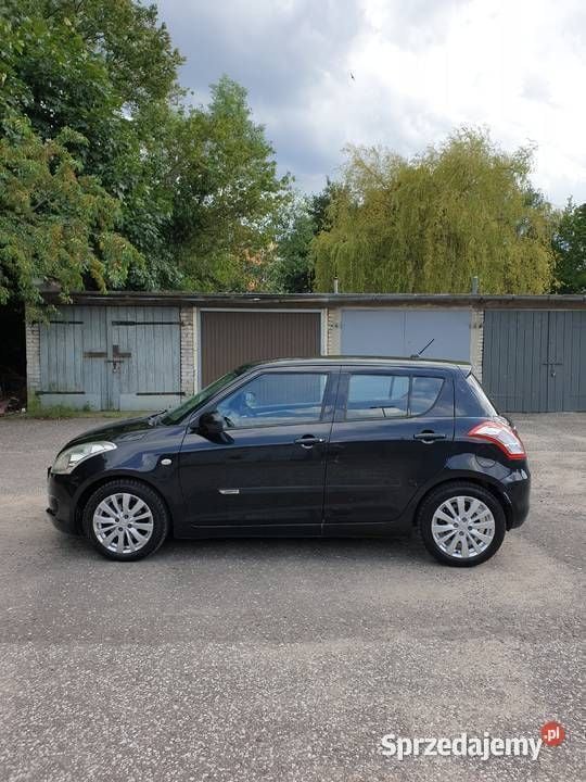 Czarny Używany 2011 Suzuki Swift Hatchback | 26 000 zł (Uczciwa cena) - Obraz 1/4
