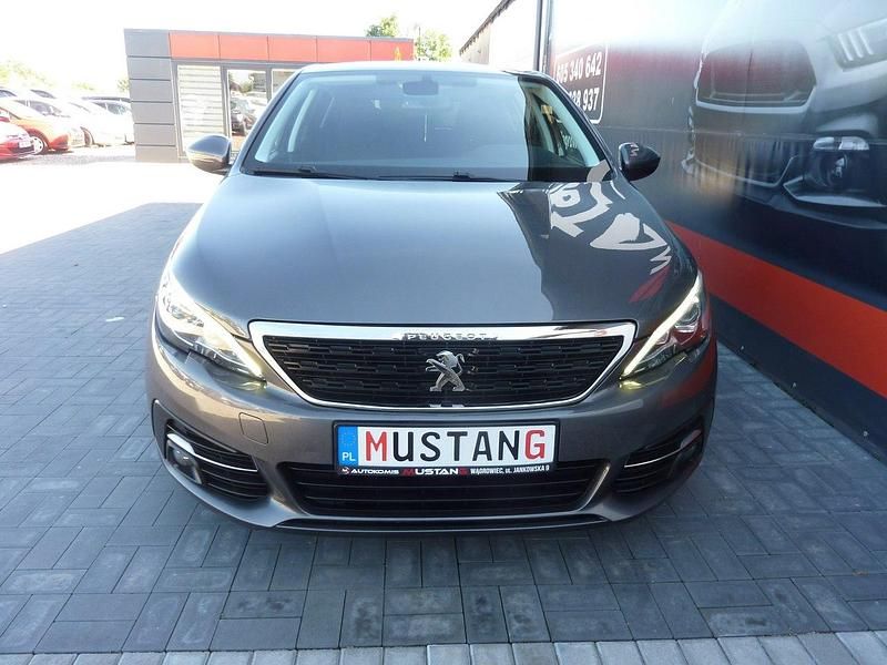 Używany Peugeot 308 Style 131 KM (96 kW) 2019 Grafitowy (metalik) Hatchback