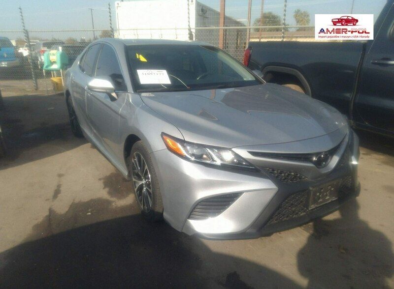 Srebrny Używany 2018 Toyota Camry Sedan/Limuzyna | 100 000 zł - Obraz 1/4