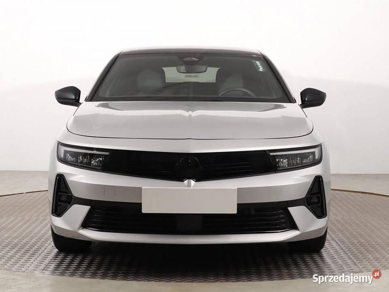 Srebrny Używany 2024 Opel Astra Kombi | 87 499 zł - Obraz 1/4