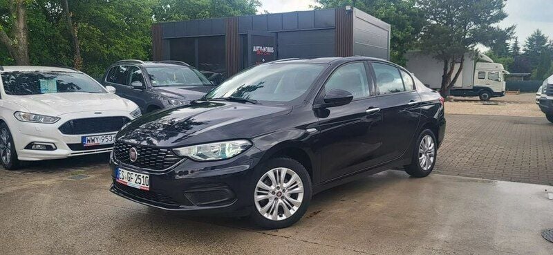 Czarny (metalik) Używany 2017 Fiat Tipo Sedan/Limuzyna | 39 900 zł (Uczciwa cena) - Obraz 1/4