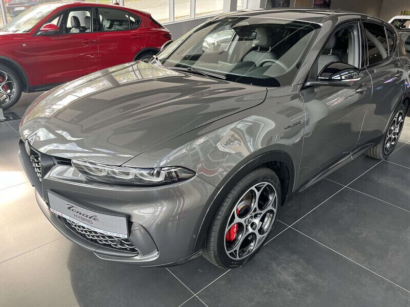 Lakier metalizowany szary vesuvio grey Używany 2023 Alfa Romeo Tonale Veloce SUV | 246 900 zł - Obraz 1/4