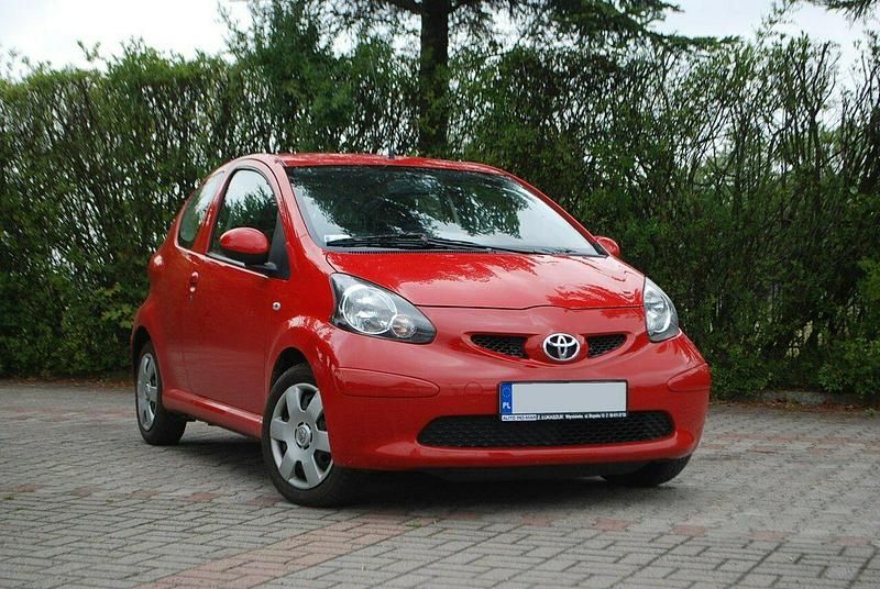 Czerwony Używany 2007 Toyota Aygo Hatchback | 9900 zł - Obraz 1/4