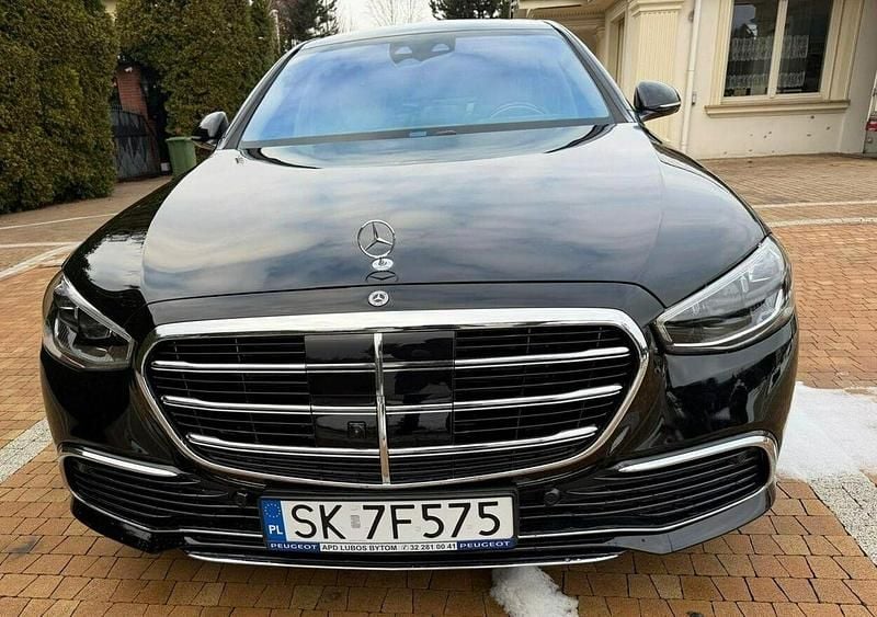 Czarny (metalik) Używany 2023 Mercedes S580 Sedan/Limuzyna | 549 777 zł - Obraz 1/4