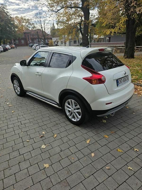 Biały Używany 2012 Nissan Juke SUV | 35 900 zł (Uczciwa cena) - Obraz 1/4