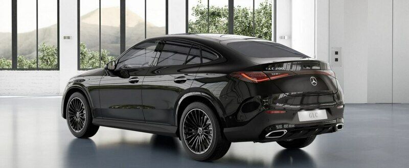 Używany Mercedes GLC200 204 KM (150 kW) 2024 Czarny SUV