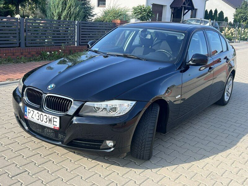 Używany BMW 316 122 KM (89 kW) 2011 Czarny (metalik) Sedan/Limuzyna