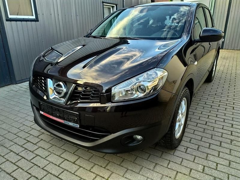 Bordowy (metalik, perła) Używany 2013 Nissan Qashqai SUV | 37 900 zł (Dobra cena) - Obraz 1/4