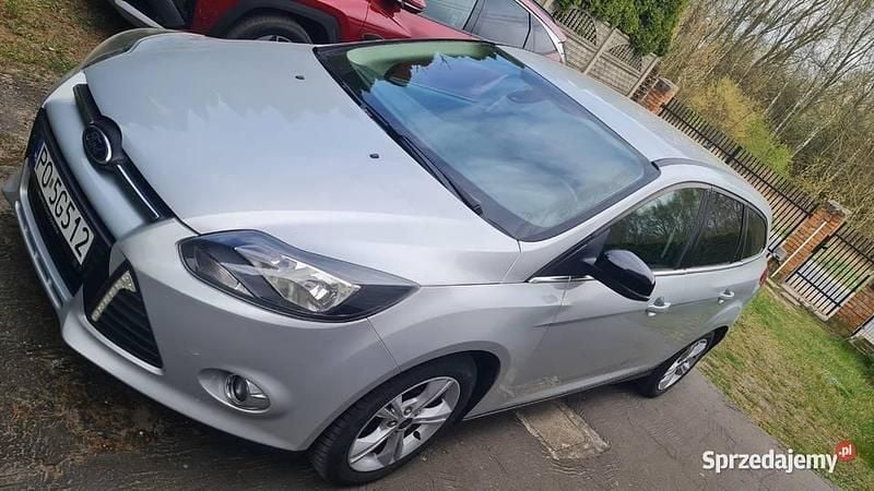 Srebrny Używany 2014 Ford Focus Kombi | 19 900 zł (Dobra cena) - Obraz 1/4