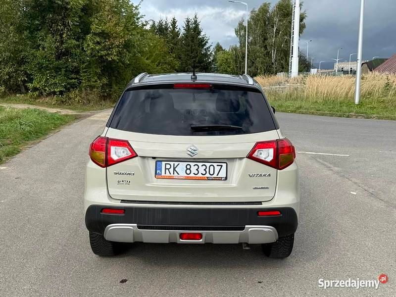 Używany Suzuki Vitara Comfort 120 KM (88 kW) 2015 Beżowy SUV