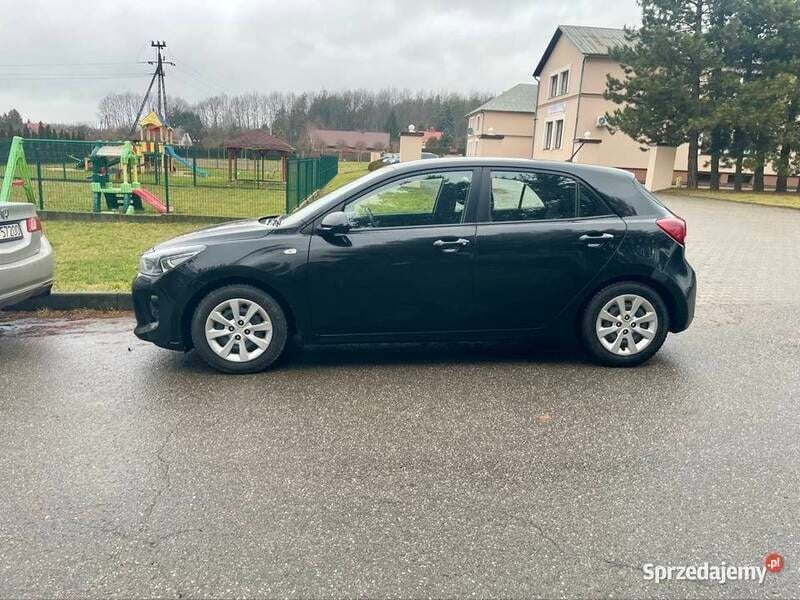 Czarny Używany 2017 Kia Rio Sedan/Limuzyna | 28 500 zł (Uczciwa cena) - Obraz 1/4