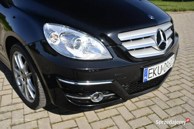 Używany Mercedes B180 110 KM (80 kW) 2009 Czarny (metalik) Minivan