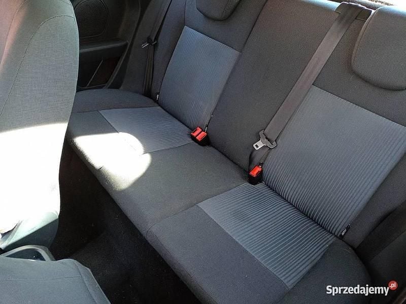 Używany Ford Fiesta 2011 Czerwony Hatchback