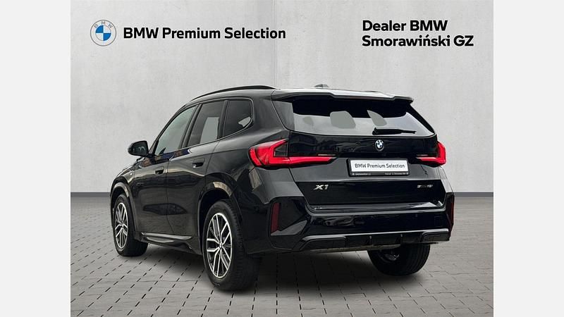 Używany BMW X1 Luxury Line 136 KM (100 kW) 2025 Czarny szafir metalizowany SUV