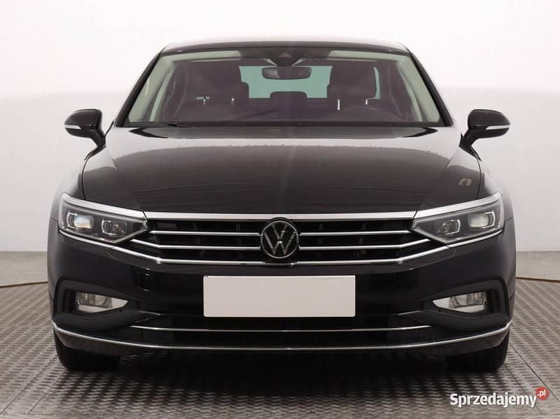 Używany VW Passat 190 KM (139 kW) 2021 Czarny Sedan/Limuzyna