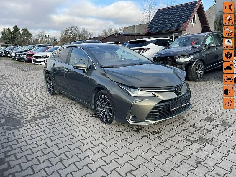 Zielony ciemny Używany 2023 Toyota Corolla Sedan/Limuzyna | 51 900 zł - Obraz 1/4