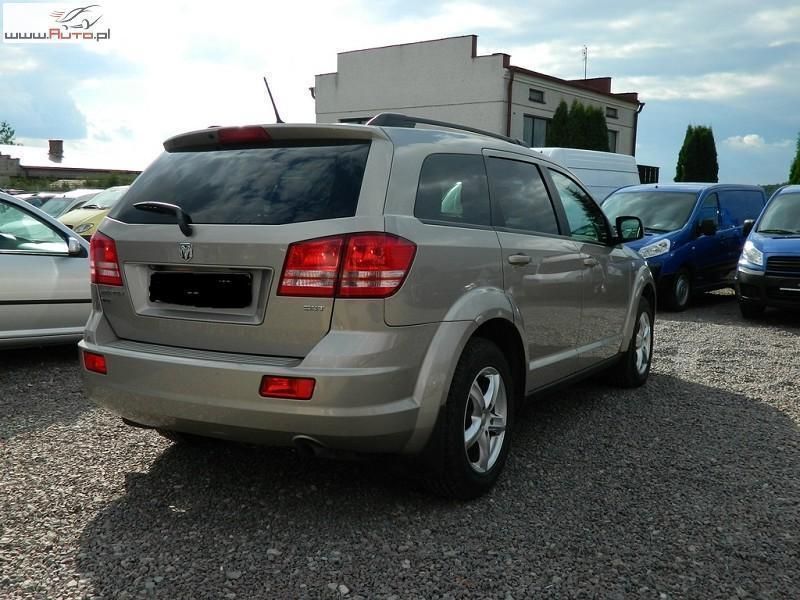 Używany Dodge Journey 130 KM (95 kW) 2008 Złoty SUV