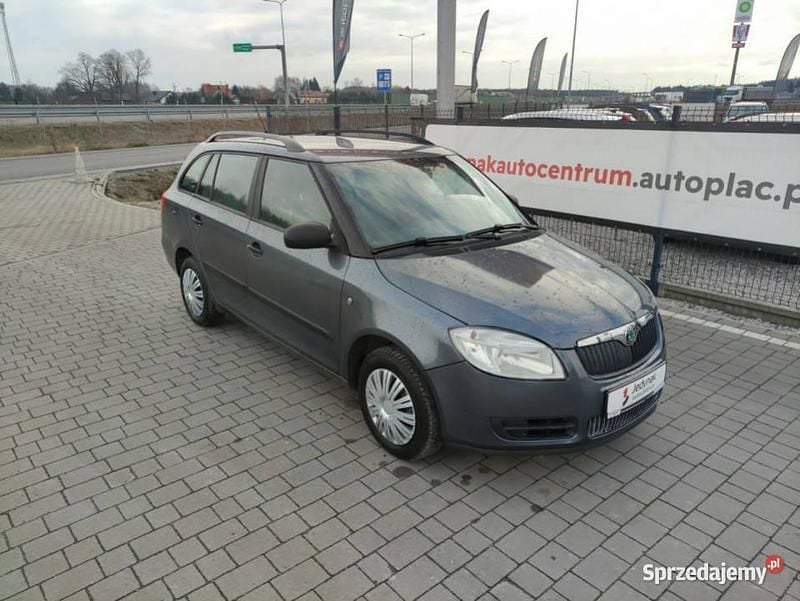 Używany Skoda Fabia 70 KM (51 kW) 2009 Granatowy Hatchback
