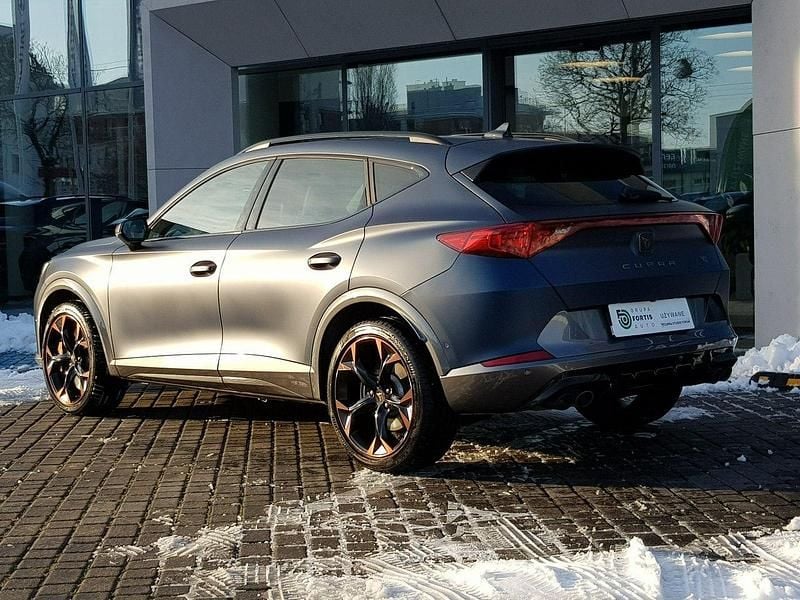 Używany Cupra Formentor 310 KM (228 kW) 2023 Niebieski ciemny SUV