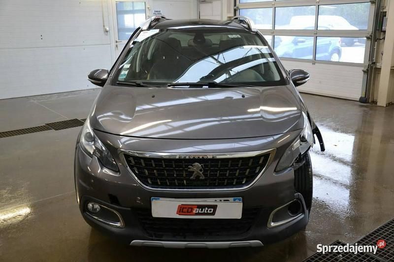 Szary Używany 2018 Peugeot 2008 SUV | 10 500 zł - Obraz 1/4