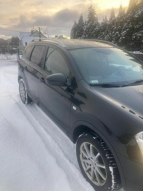 Czarny Używany 2009 Nissan Qashqai +2 SUV | 21 000 zł (Uczciwa cena) - Obraz 1/4