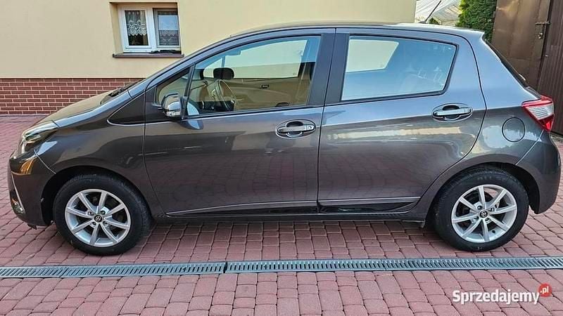 Szary Używany 2018 Toyota Yaris Hatchback | 38 500 zł (Uczciwa cena) - Obraz 1/4