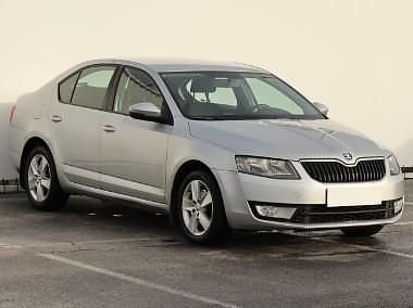 Używany Skoda Octavia 140 KM (102 kW) 2013 Srebrny Hatchback