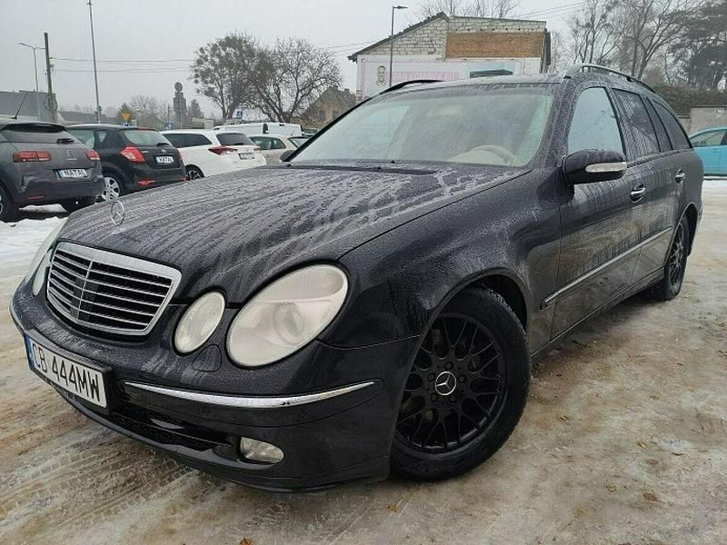 Czarny Używany 2003 Mercedes E320 Kombi | 11 800 zł - Obraz 1/4