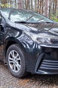 Używany Toyota Corolla 132 KM (97 kW) 2017 Czarny Sedan/Limuzyna