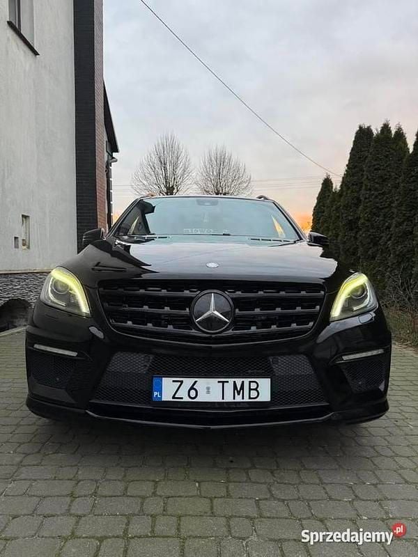 Czarny Używany 2012 Mercedes ML63 AMG AMG SUV | 12 900 zł - Obraz 1/4