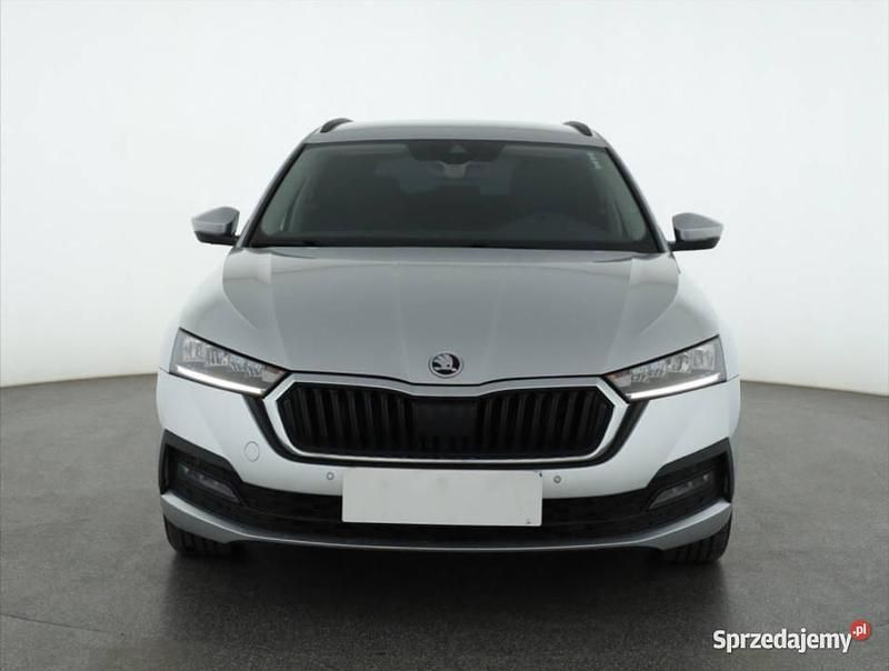 Srebrny Używany 2020 Skoda Octavia Kombi | 54 999 zł (Uczciwa cena) - Obraz 1/4