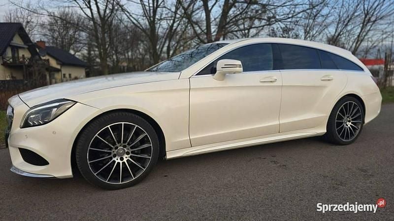 Biały Używany 2017 Mercedes CLS250 Edition Kombi | 99 000 zł - Obraz 1/4