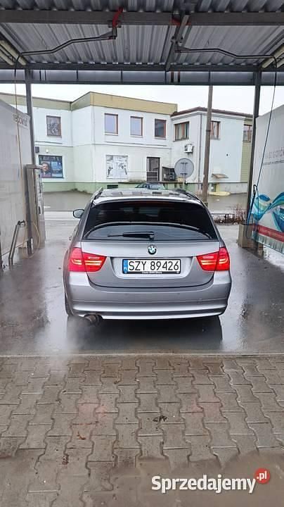 Używany BMW 320 2009 Srebrny Kombi