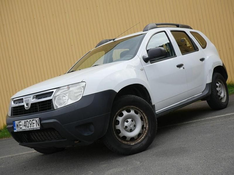 Biały Używany 2010 Dacia Duster SUV | 9900 zł (Uczciwa cena) - Obraz 1/4