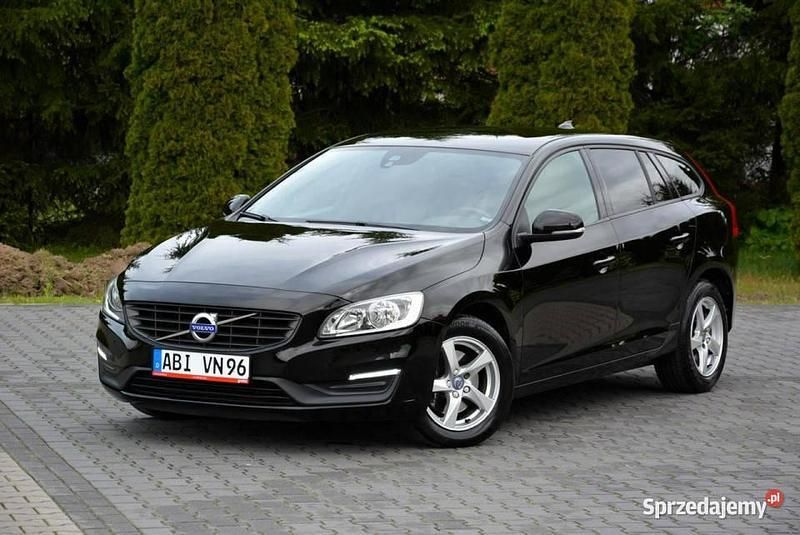 Czarny Używany 2015 Volvo V60 Kombi | 42 900 zł (Uczciwa cena) - Obraz 1/4