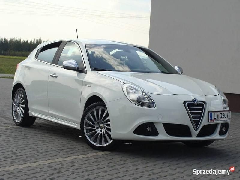 Biały Używany 2012 Alfa Romeo Giulietta Hatchback | 26 600 zł (Uczciwa cena) - Obraz 1/4