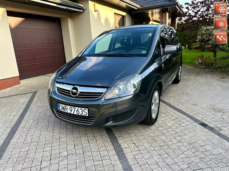 Szary (metalik) Używany 2010 Opel Zafira Minivan | 16 900 zł (Dość drogi) - Obraz 1/4