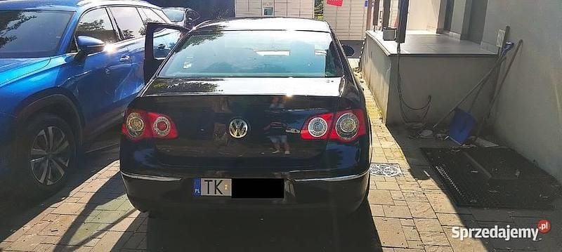 Czarny Używany 2005 VW Passat Sedan/Limuzyna | 7000 zł (Dobra cena) - Obraz 1/4