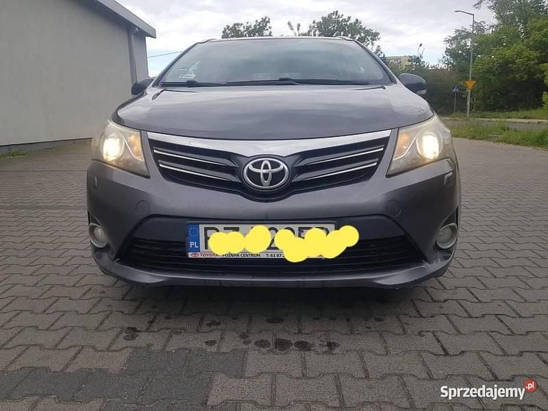 Używany Toyota Avensis 2013