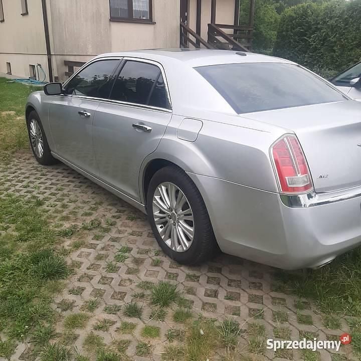 Używany Chrysler 300C 2012 Srebrny Sedan/Limuzyna