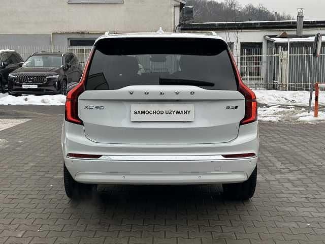 Używany Volvo XC90 250 KM (183 kW) 2025 Biały SUV