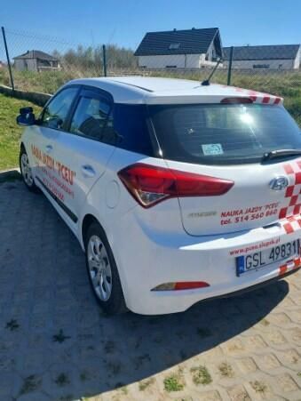 Używany Hyundai i20 2015 Biały Hatchback