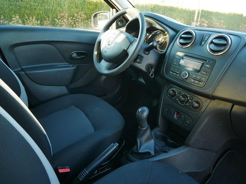 Używany Dacia Logan 73 KM (53 kW) 2016 Niebieski ciemny Kombi