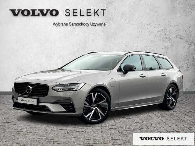 Używany Volvo V90 349 KM (256 kW) 2025 Srebrny Kombi