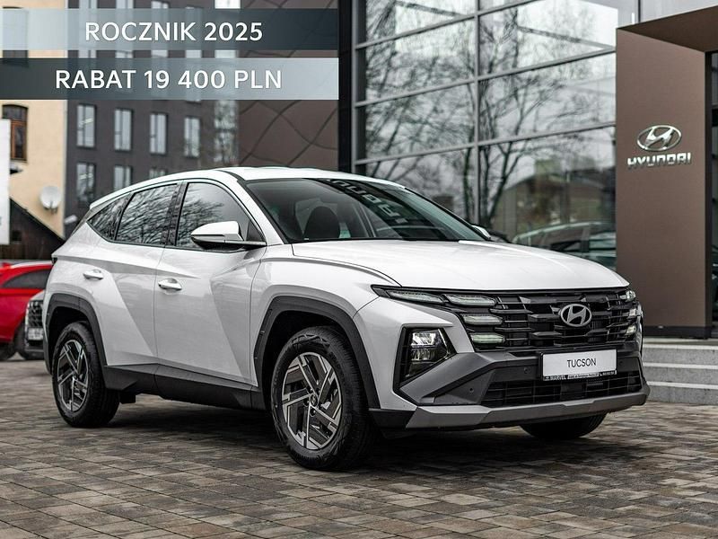 Biały Nowe 2025 Hyundai Tucson SUV | 116 200 zł (Super Cena) - Obraz 1/4