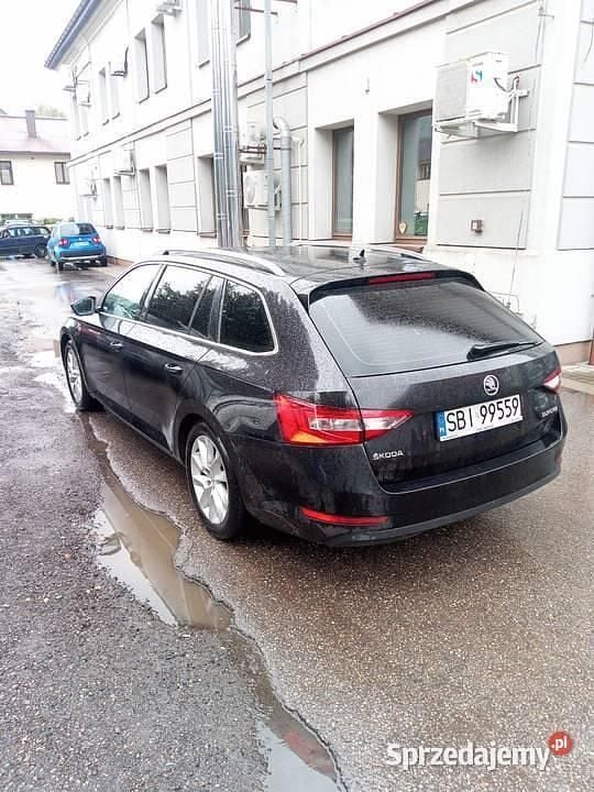 Czarny Używany 2016 Skoda Superb Kombi | 45 000 zł (Dobra cena) - Obraz 1/4