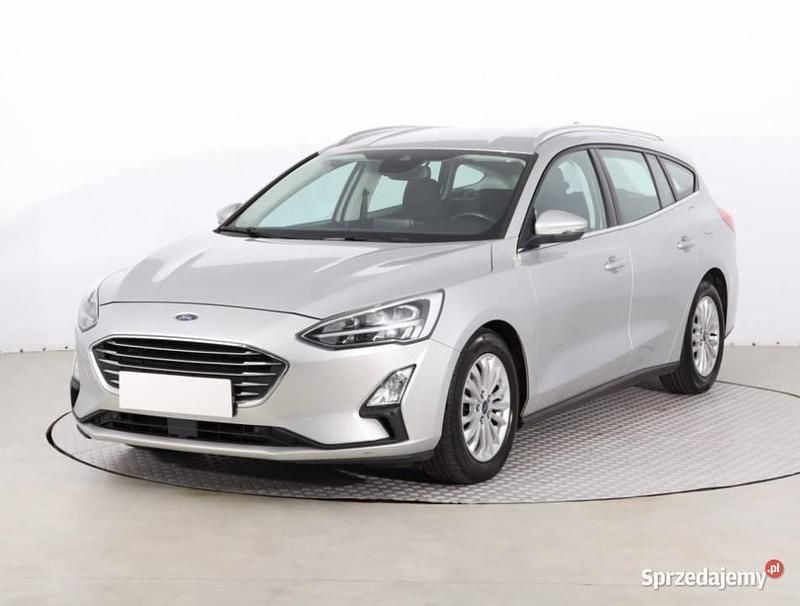Używany Ford Focus 2019 Srebrny Kombi